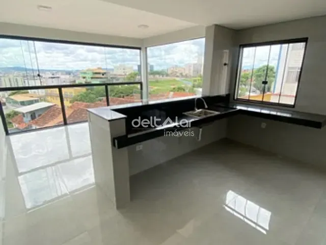 Casa com 261m² 4 quartos e 3 banheiros, à venda, no bairro Heliópolis em Belo Horizonte