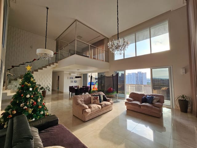 Casa com 705m² 6 quartos e 6 banheiros, à venda, no bairro Condomínio Residencial Colinas do Paratehy em São José dos Campos