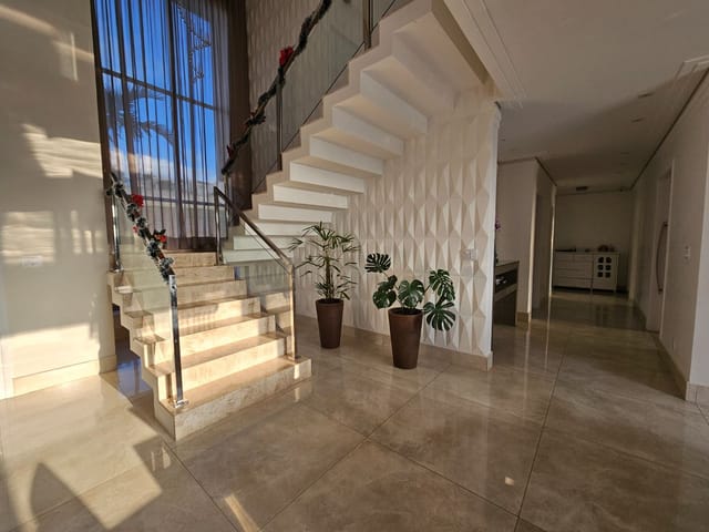 Casa com 705m² 6 quartos e 6 banheiros, à venda, no bairro Condomínio Residencial Colinas do Paratehy em São José dos Campos