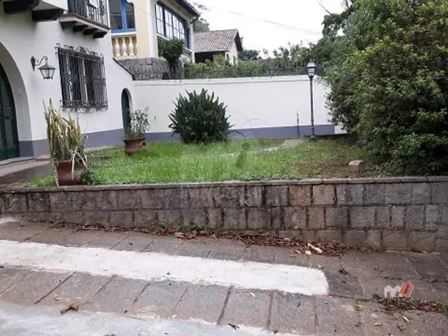 Casa 5 quartos e 2 banheiros, para alugar, no bairro Centro em Petrópolis