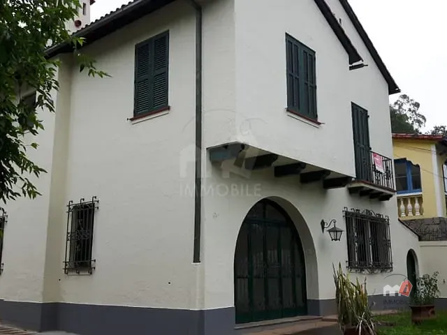 Casa 5 quartos e 2 banheiros, para alugar, no bairro Centro em Petrópolis