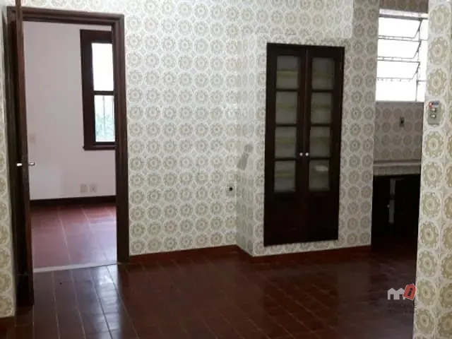 Casa 5 quartos e 2 banheiros, para alugar, no bairro Centro em Petrópolis