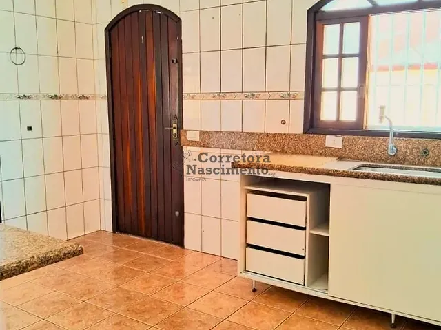 Casa com 400m² 3 quartos e 5 banheiros, à venda ou para alugar, no bairro Jardim Terras de Sao Joao em Jacareí