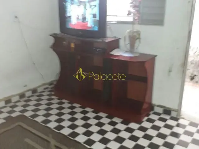 Casa com 99m² 2 quartos e 1 banheiro, à venda, no bairro Jardim Coelho Neto em Guaratinguetá