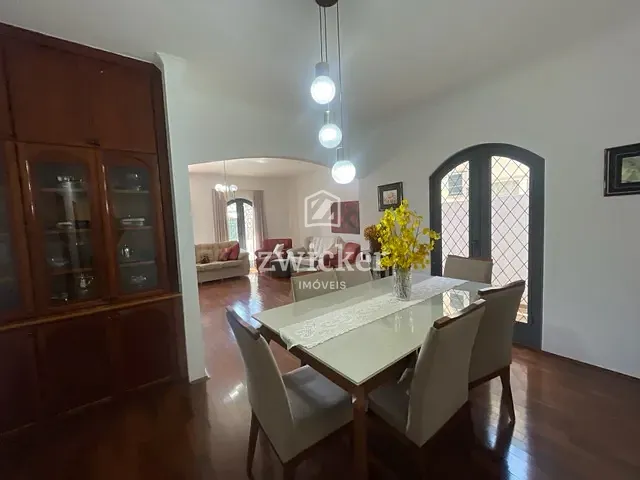 Casa com 330m² 4 quartos e 4 banheiros, à venda, no bairro Vila Pacífico em Bauru
