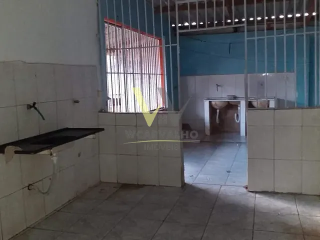 Casa com 300m² 4 quartos e 2 banheiros, à venda, no bairro Parque dos Pirineus em Anápolis