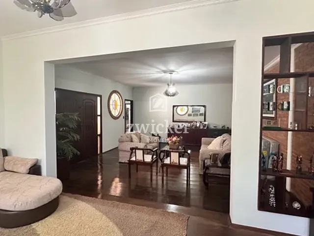 Casa com 277m² 5 quartos e 3 banheiros, à venda, no bairro Vila Guedes de Azevedo em Bauru