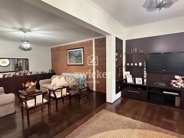 Casa com 277m² 5 quartos e 3 banheiros, à venda, no bairro Vila Guedes de Azevedo em Bauru