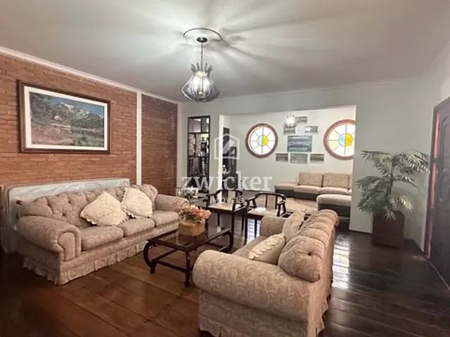 Casa com 277m² 5 quartos e 3 banheiros, à venda, no bairro Vila Guedes de Azevedo em Bauru