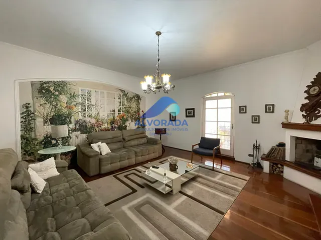 Casa 3 quartos e 6 banheiros, à venda, no bairro Jardim Apolo I em São José dos Campos
