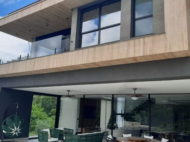 Casa com 643m² 5 quartos e 4 banheiros, à venda, no bairro  Alphaville em Santana de Parnaíba