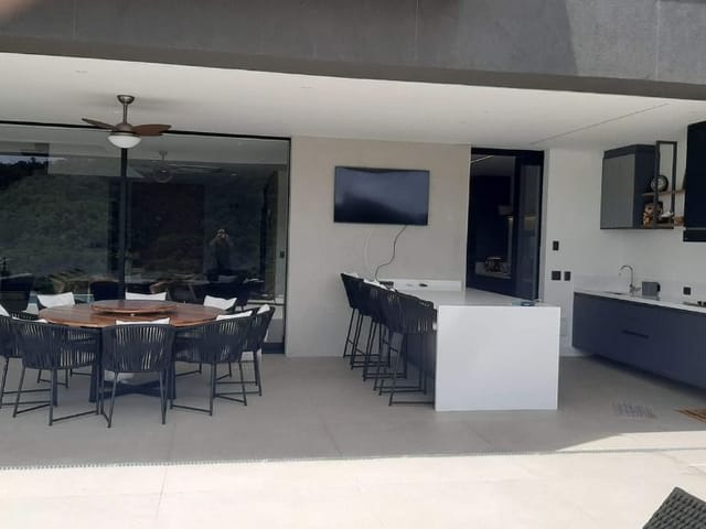 Casa com 643m² 5 quartos e 4 banheiros, à venda, no bairro  Alphaville em Santana de Parnaíba