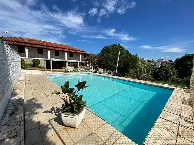 Casa com 2100m² 5 quartos e 3 banheiros, à venda, no bairro Santa Amélia em Belo Horizonte