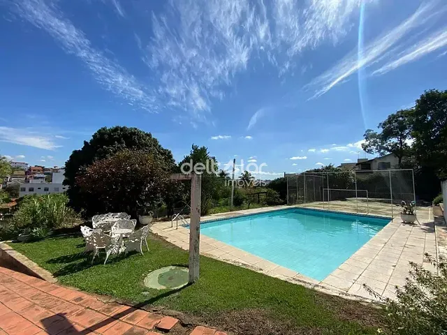 Casa com 2100m² 5 quartos e 3 banheiros, à venda, no bairro Santa Amélia em Belo Horizonte