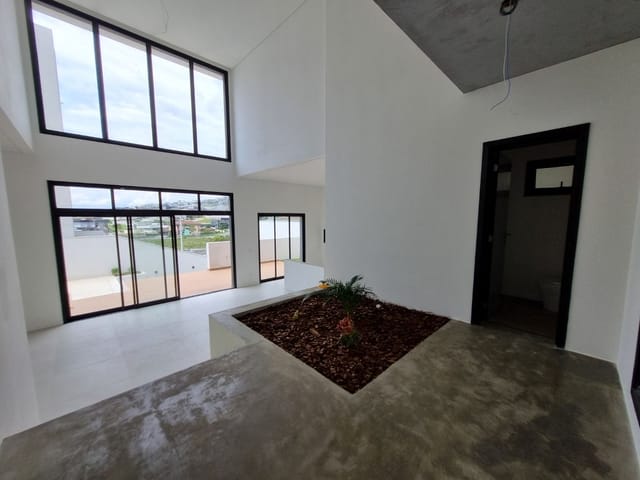 Casa com 450m² 4 quartos e 5 banheiros, à venda ou para alugar, no bairro Urbanova em São José dos Campos