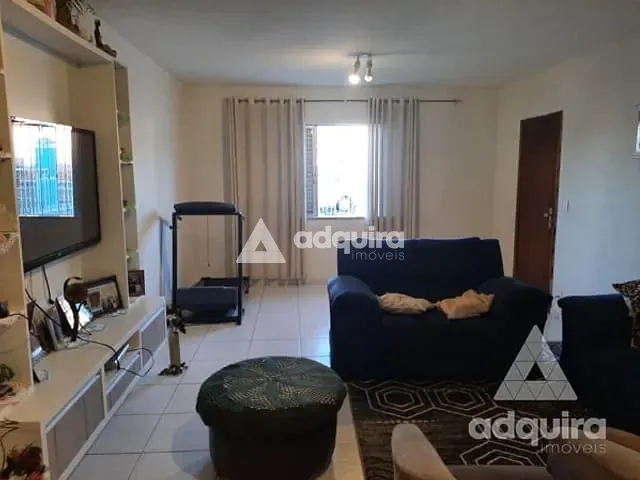 Casa com 420m² 4 quartos e 4 banheiros, à venda, no bairro Uvaranas em Ponta Grossa