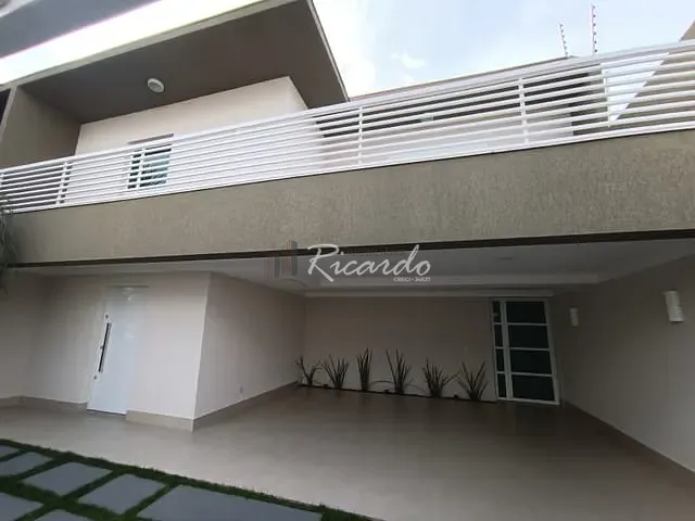Casa com 450m² 3 quartos e 4 banheiros, à venda, no bairro Jardim Morumbi em Arapongas