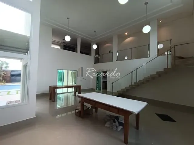 Casa com 450m² 3 quartos e 4 banheiros, à venda, no bairro Jardim Morumbi em Arapongas
