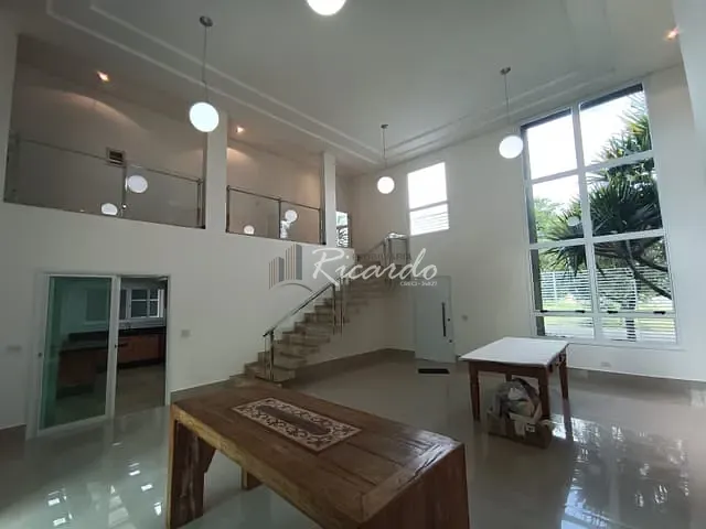 Casa com 450m² 3 quartos e 4 banheiros, à venda, no bairro Jardim Morumbi em Arapongas