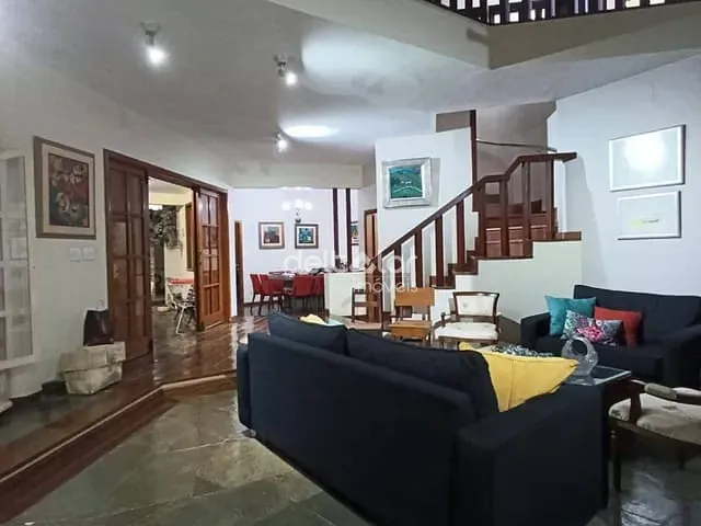 Casa com 360m² 5 quartos e 3 banheiros, à venda, no bairro Itapoã em Belo Horizonte