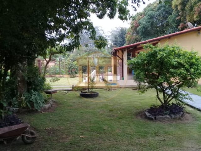 Casa com 2000m² 2 quartos e 1 banheiro, à venda, no bairro Água Preta em Pindamonhangaba