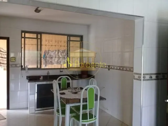 Casa com 2000m² 2 quartos e 1 banheiro, à venda, no bairro Água Preta em Pindamonhangaba
