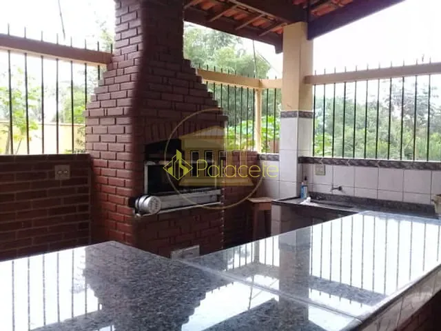 Casa com 2000m² 2 quartos e 1 banheiro, à venda, no bairro Água Preta em Pindamonhangaba