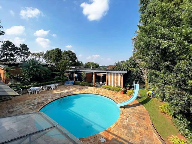 Casa com 2781m² 4 quartos e 6 banheiros, à venda, no bairro Jardim Mediterrâneo em Cotia