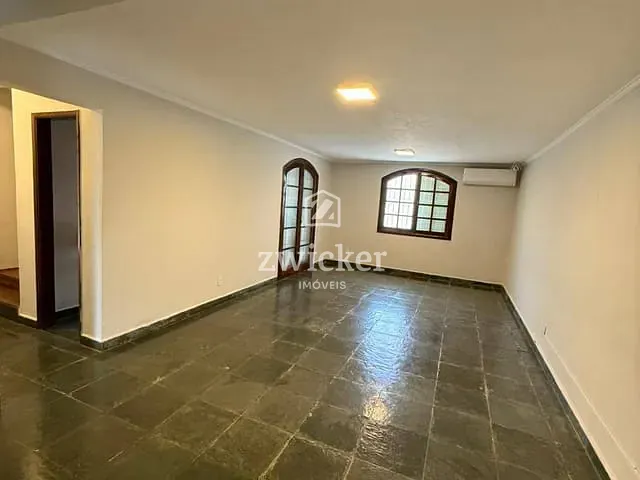 Casa com 242m² 3 quartos e 4 banheiros, para alugar, no bairro Parque Jardim Europa em Bauru