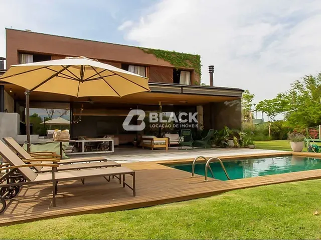 Casa com 1100m² 4 quartos e 5 banheiros, à venda ou para alugar, no bairro Fazenda Boa Vista em Porto Feliz