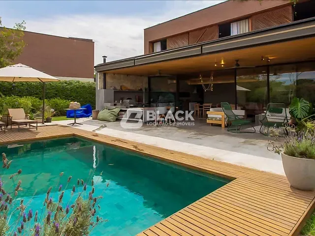Casa com 1100m² 4 quartos e 5 banheiros, à venda ou para alugar, no bairro Fazenda Boa Vista em Porto Feliz