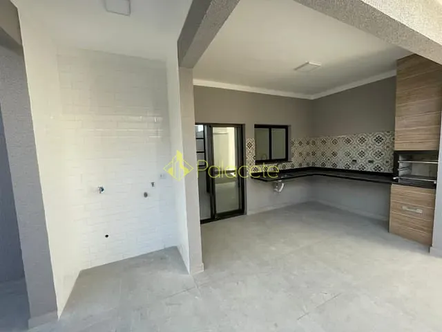 Casa 3 quartos e 1 banheiro, à venda, no bairro Parque São Domingos em Pindamonhangaba