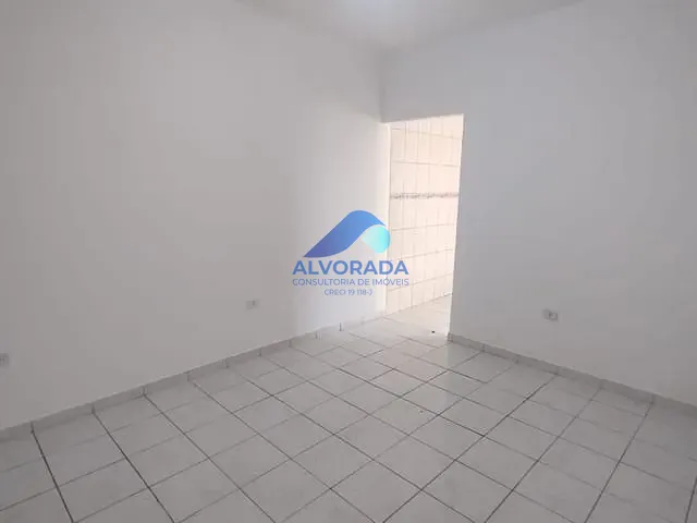 Casa 2 quartos e 3 banheiros, para alugar, no bairro Jardim das Indústrias em São José dos Campos