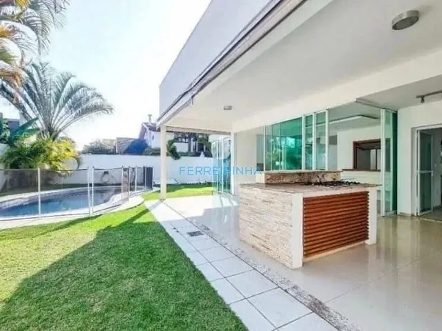 Casa com 480m² 4 quartos e 4 banheiros, à venda ou para alugar, no bairro Jardim Esplanada do Sol em São José dos Campos