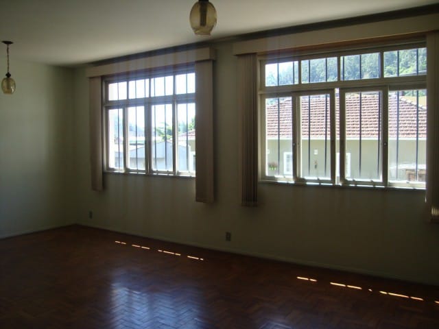 Casa à venda, no bairro Itamarati em Petrópolis