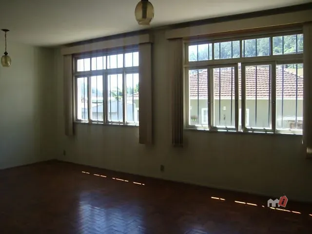 Casa à venda, no bairro Itamarati em Petrópolis