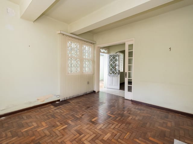 Casa 4 quartos e 3 banheiros, à venda ou para alugar, no bairro Centro em Pelotas