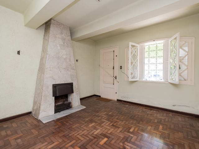 Casa 4 quartos e 3 banheiros, à venda ou para alugar, no bairro Centro em Pelotas