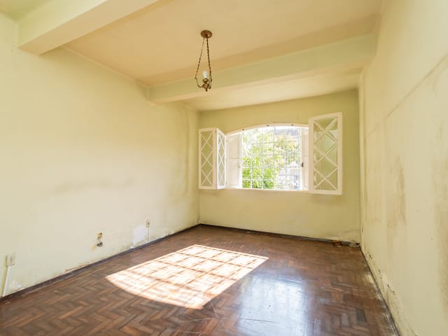 Casa 4 quartos e 3 banheiros, à venda ou para alugar, no bairro Centro em Pelotas