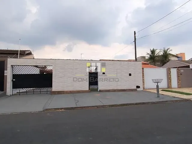 Casa com 300m² 1 quarto e 1 banheiro, à venda, no bairro Parque Manoel de Vasconcelos em Sumaré