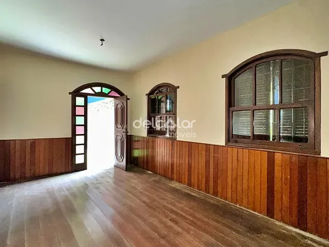 Casa com 376m² 4 quartos e 3 banheiros, para alugar, no bairro Cenáculo em Belo Horizonte