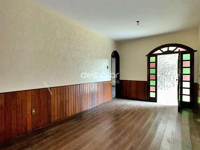 Casa com 376m² 4 quartos e 3 banheiros, para alugar, no bairro Cenáculo em Belo Horizonte