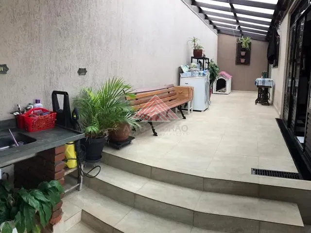 Casa com 250m² 4 quartos e 3 banheiros, à venda, no bairro Vila Nossa Senhora das Vitórias em Mauá