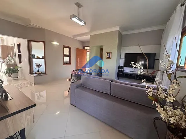 Casa 3 quartos e 2 banheiros, para alugar, no bairro Condomínio Residencial Mirante do Vale em Jacareí