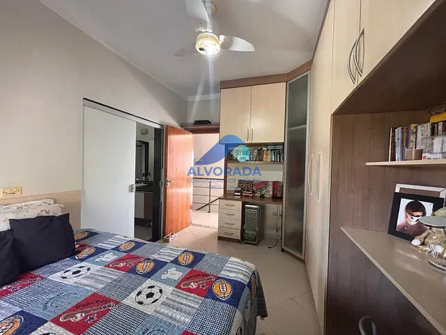 Casa 3 quartos e 2 banheiros, para alugar, no bairro Condomínio Residencial Mirante do Vale em Jacareí