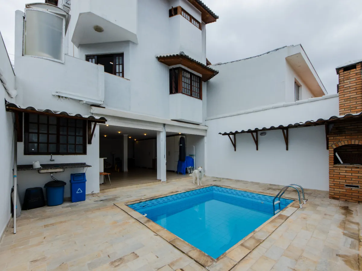 Casa para venda em Conjunto Residencial Santa Terezinha com 4 quartos, sendo 1 suíte, 192m²