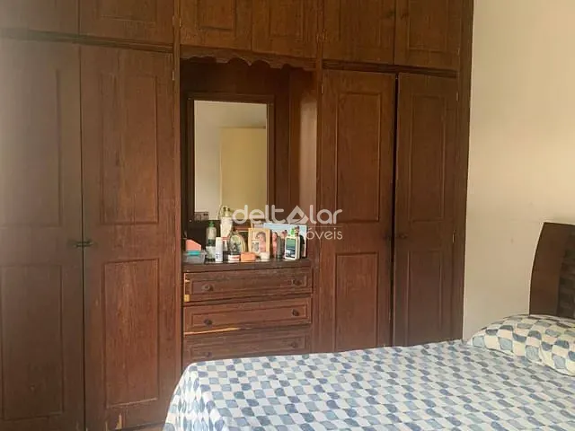 Casa com 360m² 3 quartos e 2 banheiros, à venda, no bairro São João Batista (Venda Nova) em Belo Horizonte