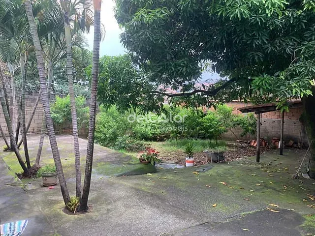Casa com 360m² 3 quartos e 2 banheiros, à venda, no bairro São João Batista (Venda Nova) em Belo Horizonte
