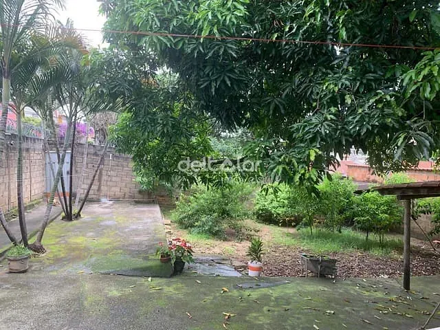 Casa com 360m² 3 quartos e 2 banheiros, à venda, no bairro São João Batista (Venda Nova) em Belo Horizonte