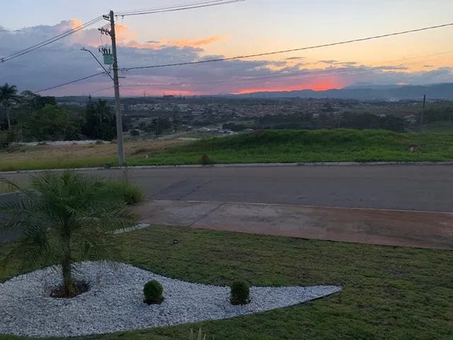Casa com 814m² 3 quartos e 3 banheiros, à venda, no bairro Caixa D'água em Taubaté